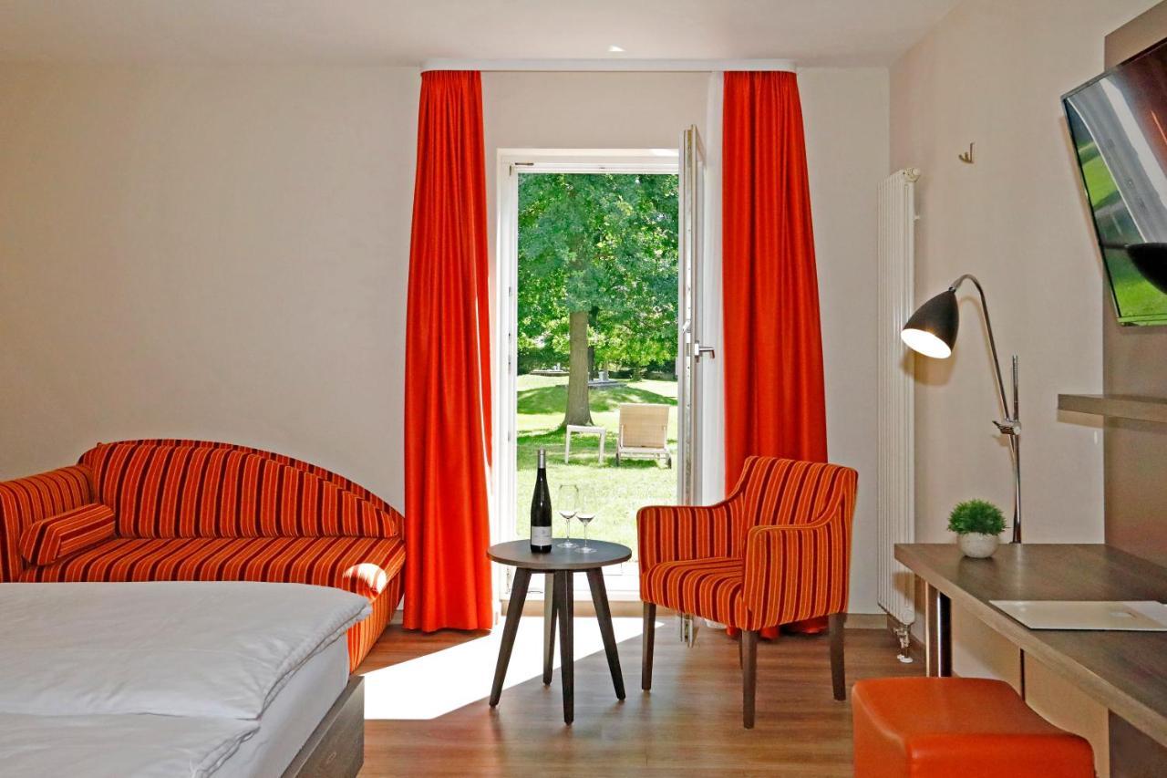 Landhotel Altes Wasserwerk Gbr Фрайнсхайм Екстериор снимка