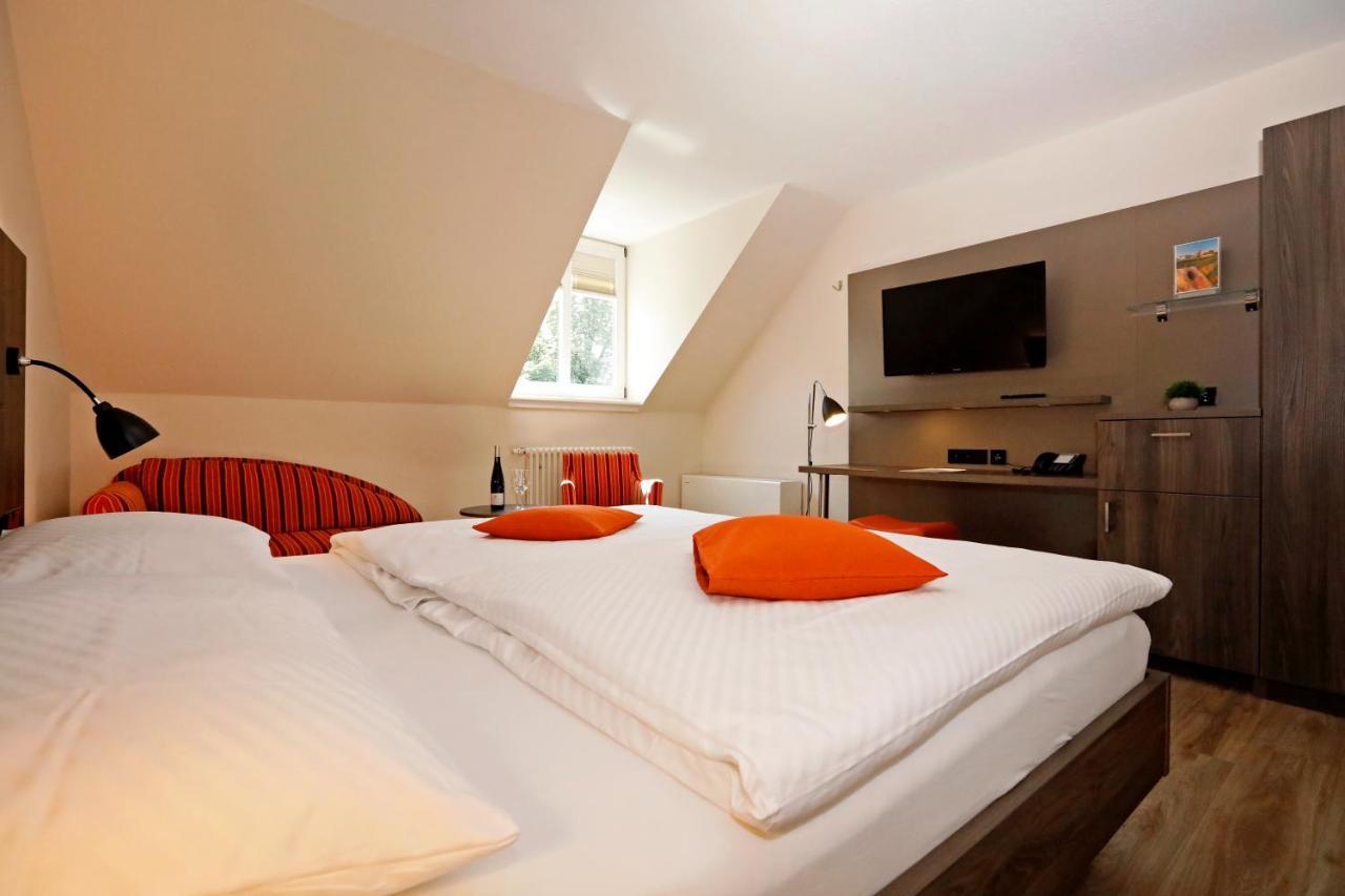 Landhotel Altes Wasserwerk Gbr Фрайнсхайм Екстериор снимка