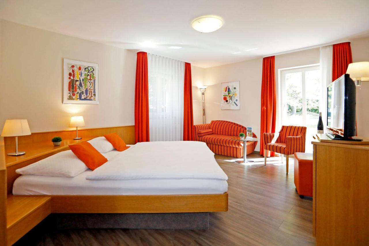 Landhotel Altes Wasserwerk Gbr Фрайнсхайм Екстериор снимка