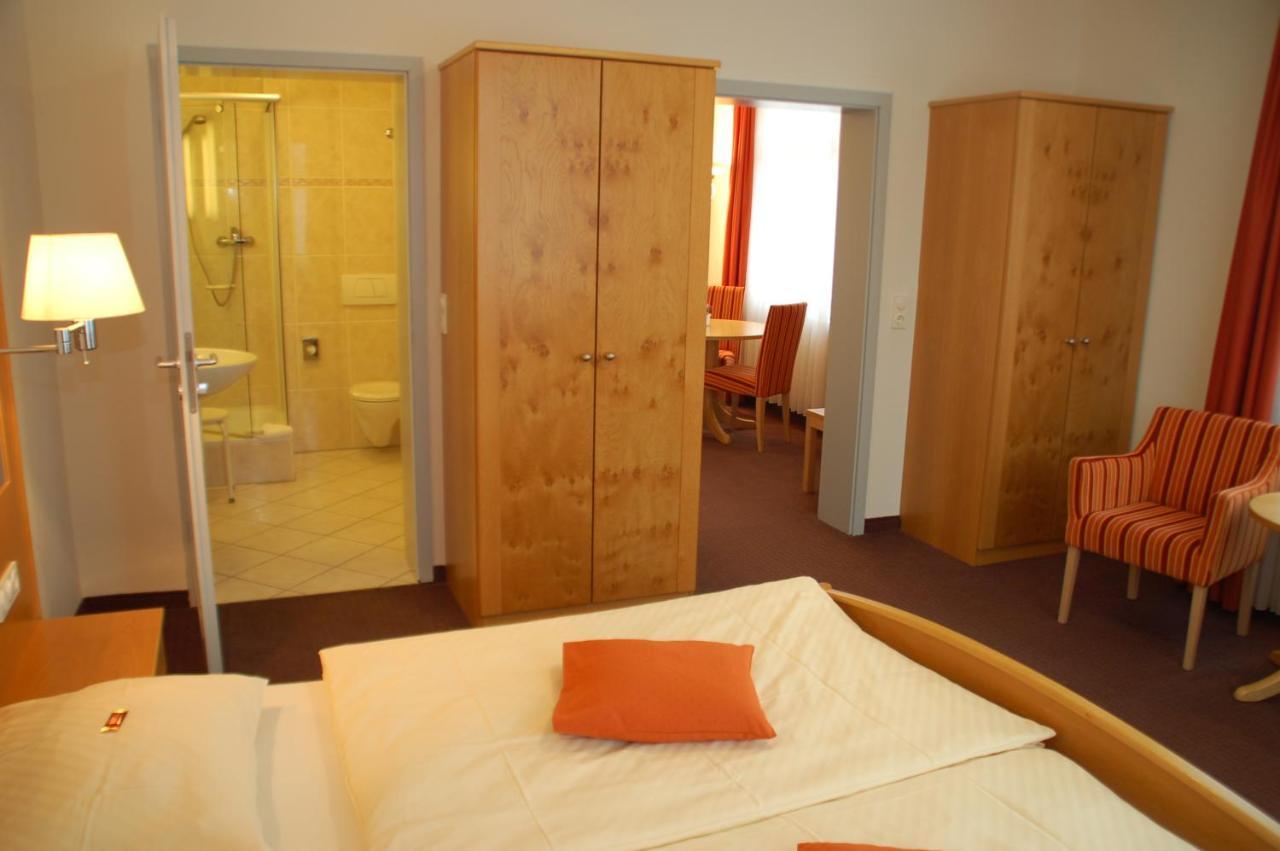 Landhotel Altes Wasserwerk Gbr Фрайнсхайм Стая снимка